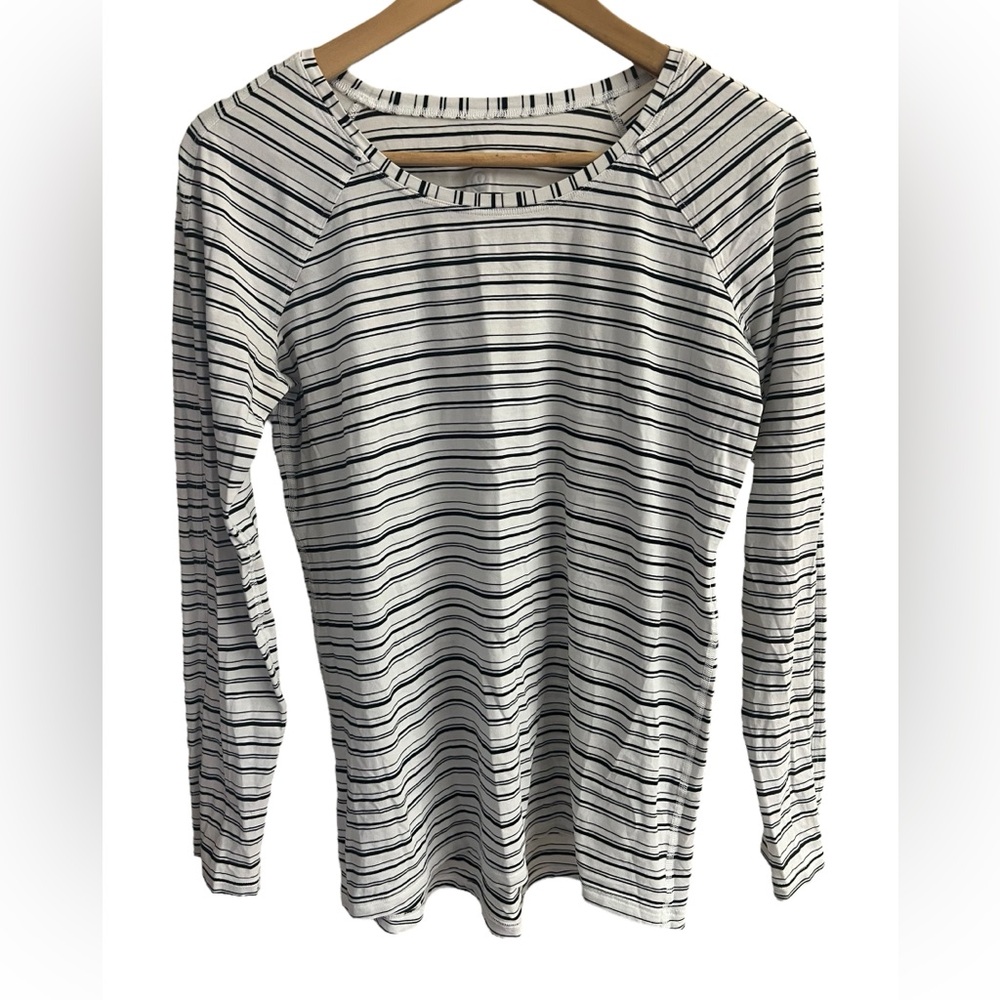 LULULEMON Emerald Long Sleeve White Black Striped Athletic Yoga Top Sz 8 Stretch